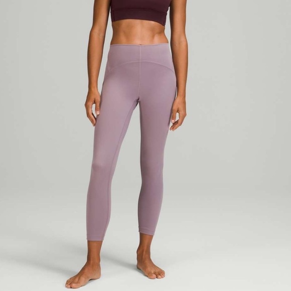 Lululemon Instill High-Rise Tight 25"
Violet Verbena size 4 - Picture 6 of 6